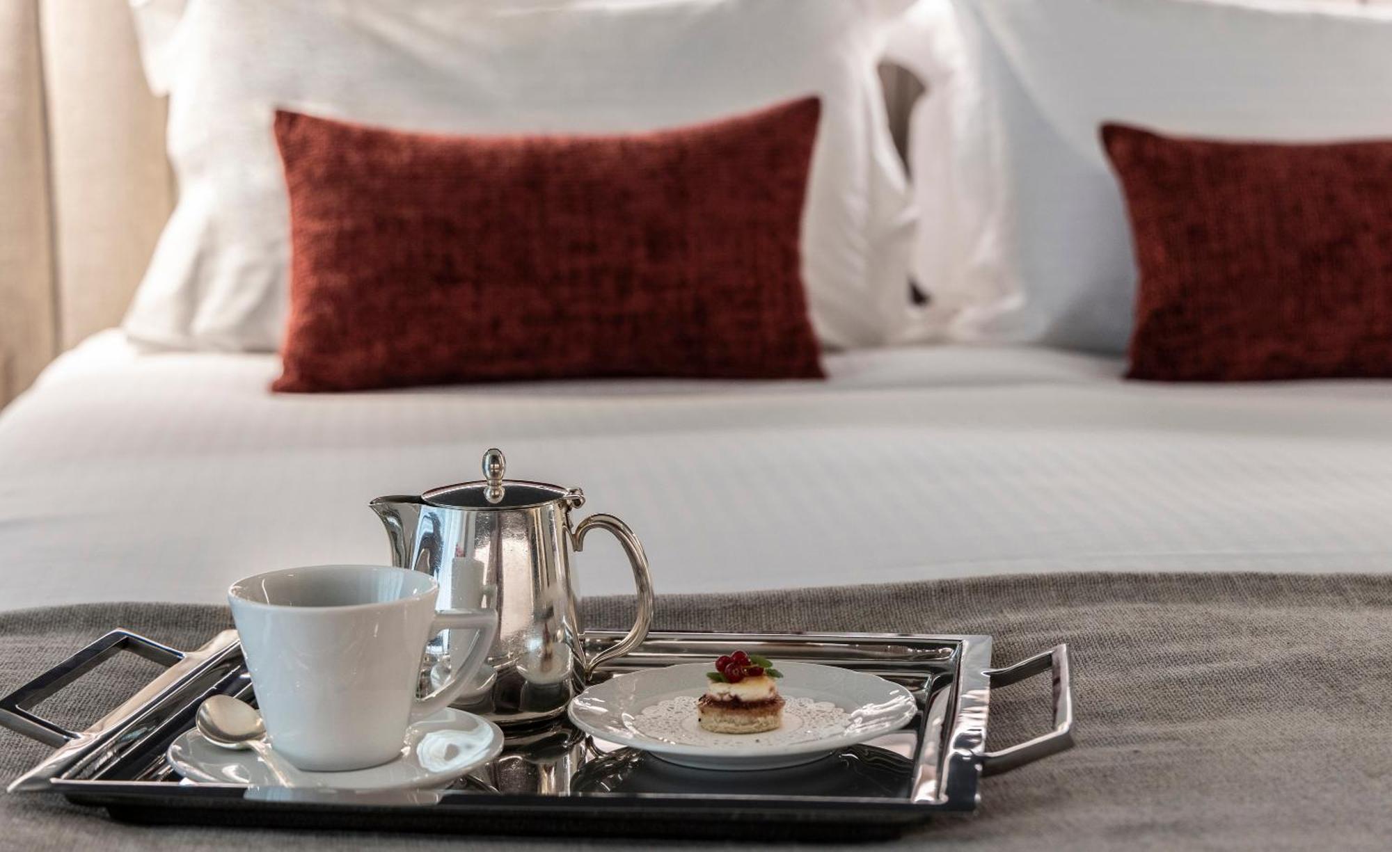 Njv Athens Plaza Hotel Exterior photo A tea tray