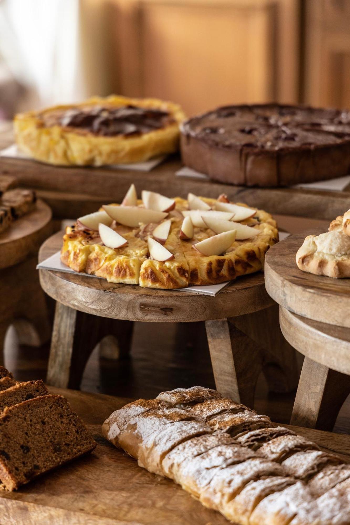 Njv Athens Plaza Hotel Exterior photo A coconut tart